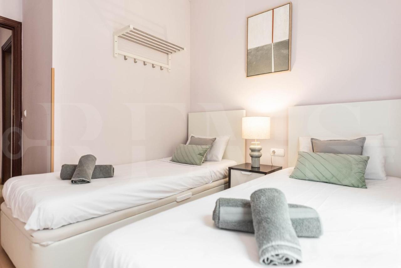 Inviting Apartment In The Heart Of Malaga By Rems Extérieur photo